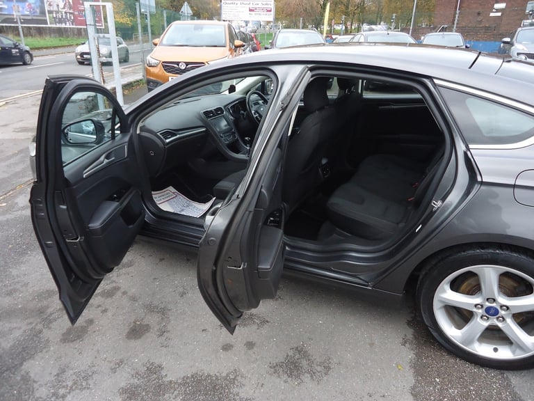 2016 Ford Mondeo 2.0 TDCi Titanium 5dr HATCHBACK Diesel Manual