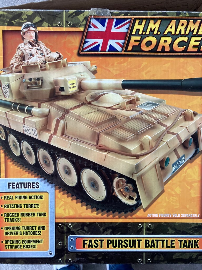 H.M. Armed Forces Fast Pursuit Battle Tank with 4 Infantrymen &  Marines Commando Sniper.