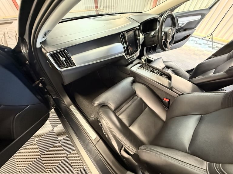 2018 Volvo V90 2.0 D4 Pro Estate 5dr Diesel Auto AWD Euro 6 (s/s) (190 ps) Estate Diesel Automatic