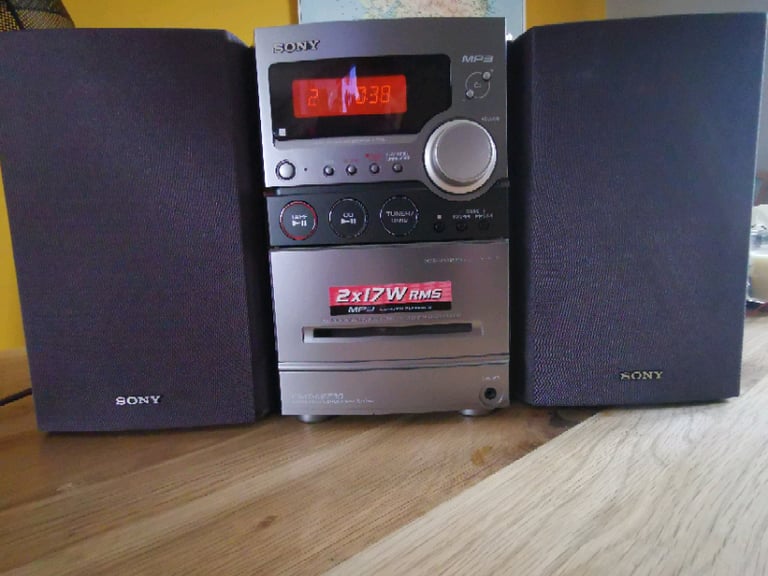 Sony micro hifi CD system with tape player. 