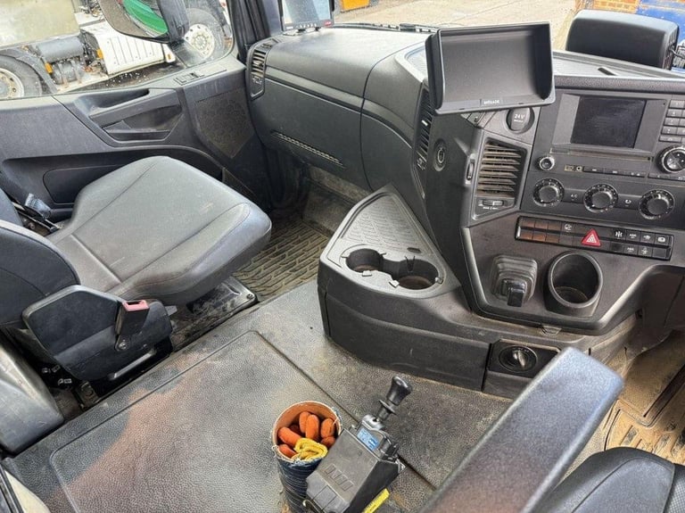 2016 MERCEDES AROCS 3240 8X4 TIPPER