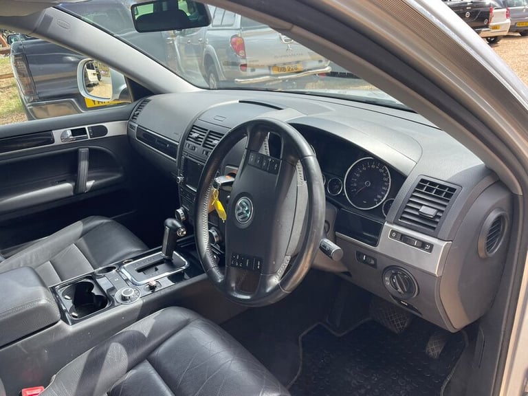 2009 Volkswagen Touareg 2.5 Touareg Altitude TDI E4 AUTO 5dr SUV Diesel Automatic