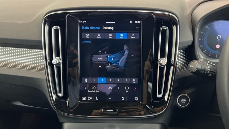 2025 Volvo XC40 Black Edition Plus, B3 Mild hybrid, Petrol (Rear Camera, BLIS) Estate Petrol Auto...