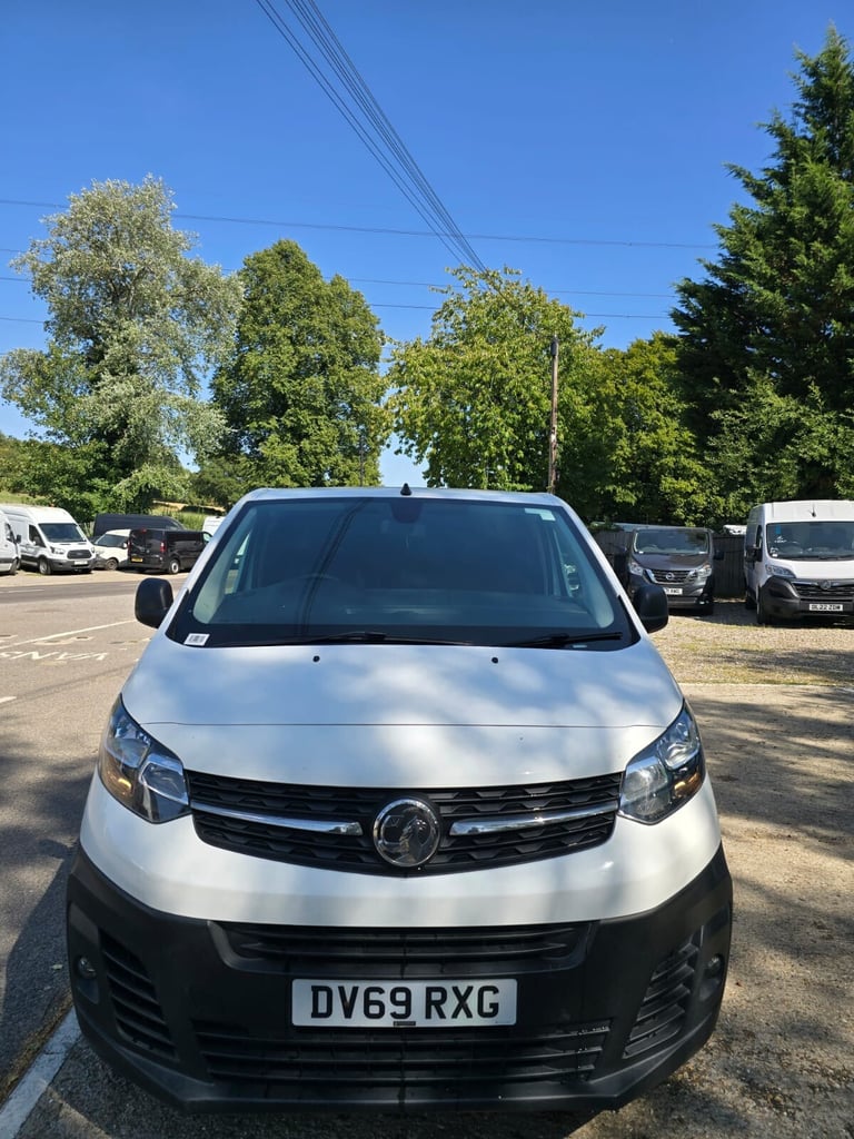 2019 Vauxhall Vivaro 2900 1.5d 100PS Dynamic LWB L2 Van **ONLY 56,000 MILES** PANEL VAN Diesel Ma...