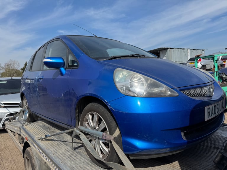 Honda jazz mk1 1.3 petrol 2006 blue BREAKING FOR PARTS 