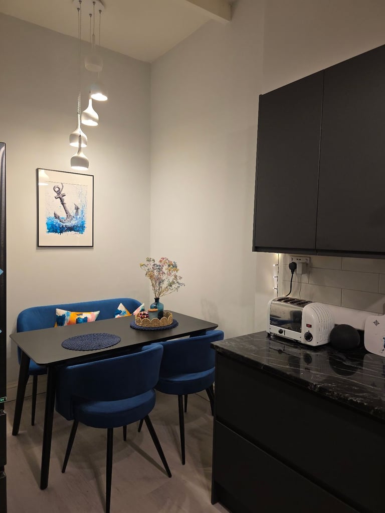 2 Bedroom Glasgow West End Flat (short let)