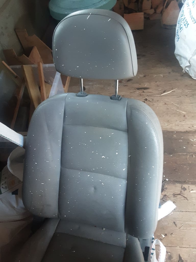 Tractor seat 
