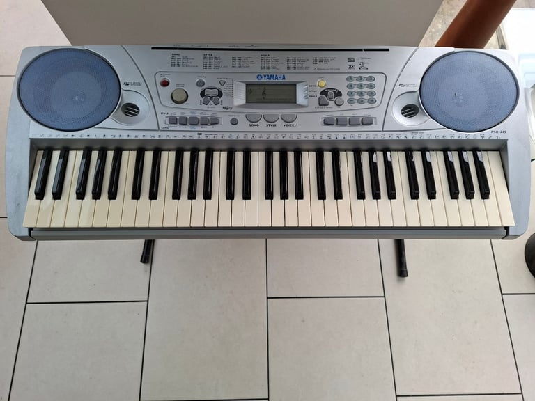Yamaha Piano Keyboard and Stand