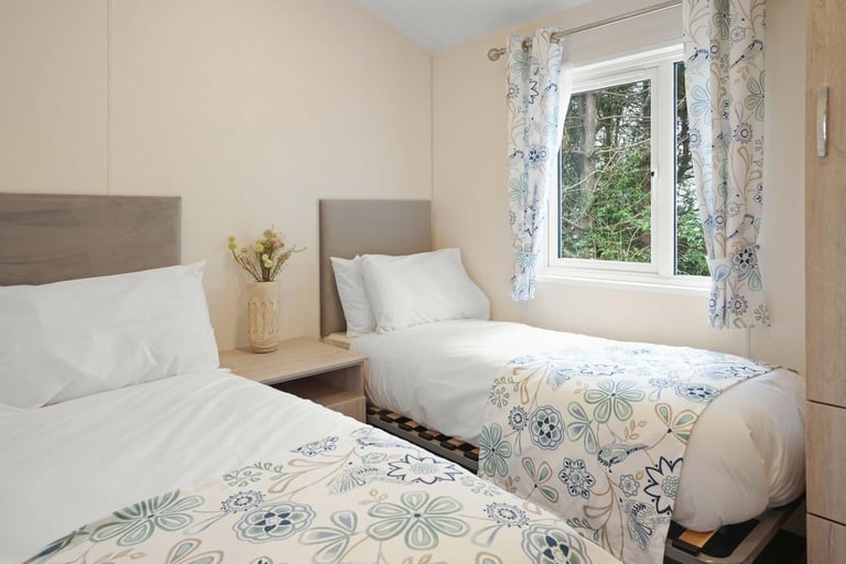 BRAND NEW STATIC LODGE FOR SALE ON BROADLAND SANDS HOLIDAY PARK 