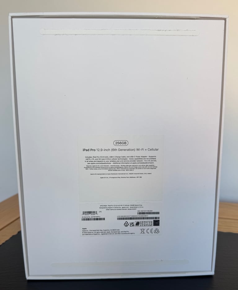 iPad Pro 12.9-inch (6th Generation) Space Grey (Boxed as New)