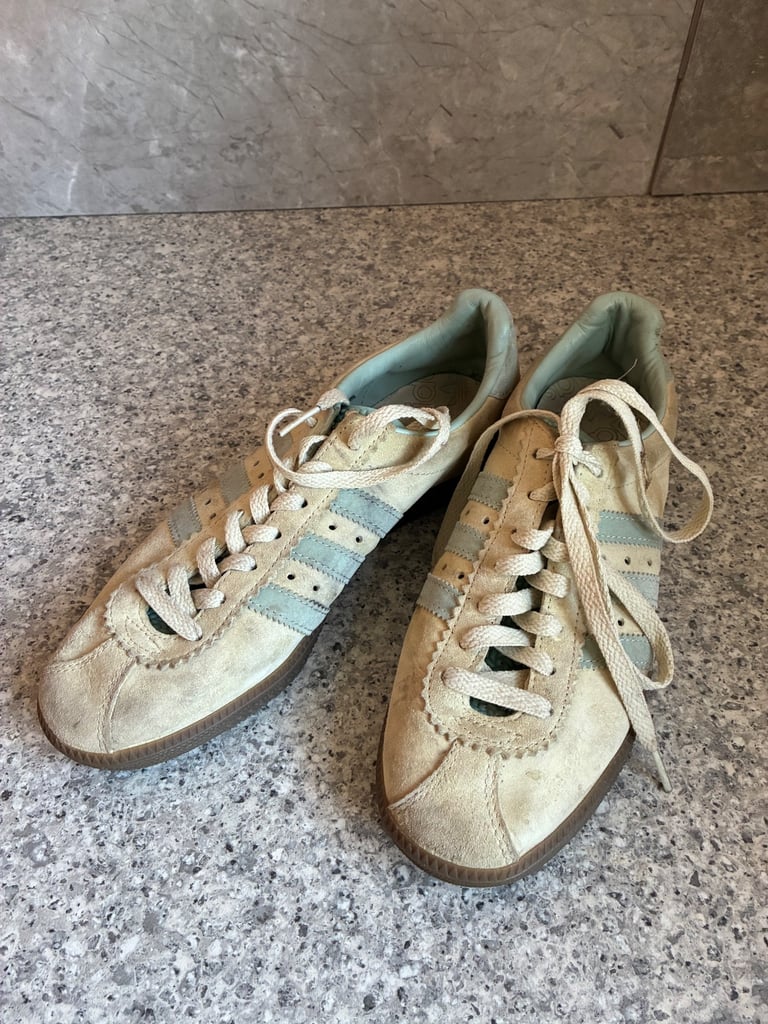 Adidas Gazelle trainers 