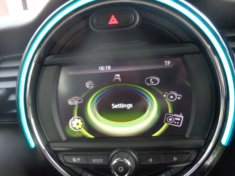 MINI HATCHBACK 1.5 Cooper 5dr