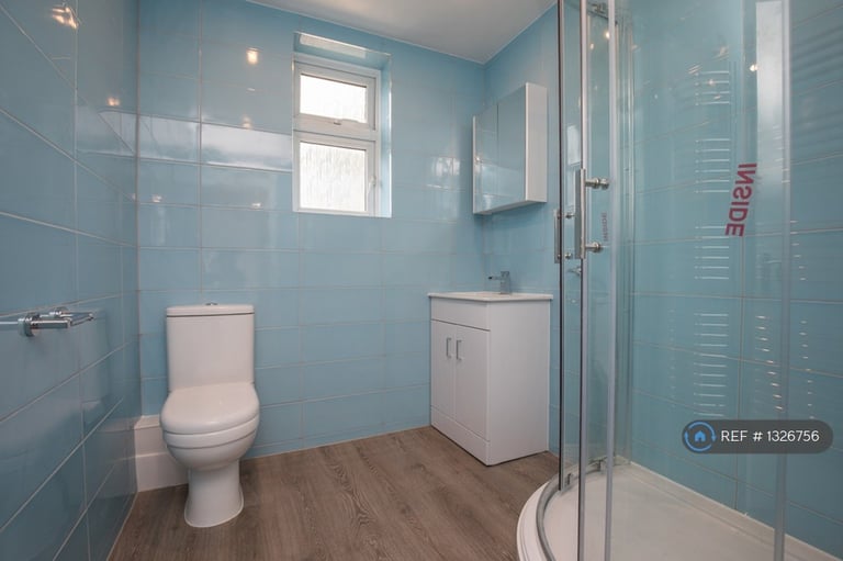 6 bedroom house in Rupert Road, Guildford, GU2 (6 bed) (#1326756)