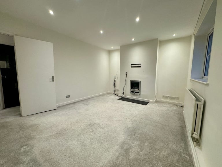 4 Bedroom 2 Bathroom Garage - Winston Court Headstone Lane Harrow HA3 