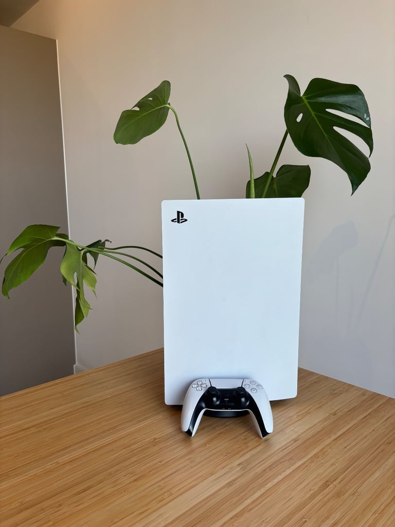 🎮 PlayStation 5 (Disc Edition) + 4 Games
