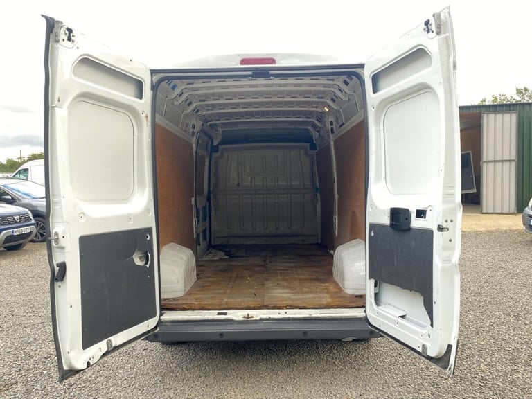 2017 Peugeot Boxer 2.0 BlueHDi 335 Professional L3 H2 Euro 6 5dr PANEL VAN Diesel Manual