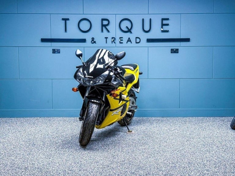 2004 53 HONDA CBR900RR FIREBLADE 954CC - AKRO EXHAUST - COLLECTOR BIKE