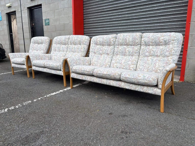 Cottage Style Pattern Beige Fabric 2 and 3 Seater Sofas with Chair excellent condition 