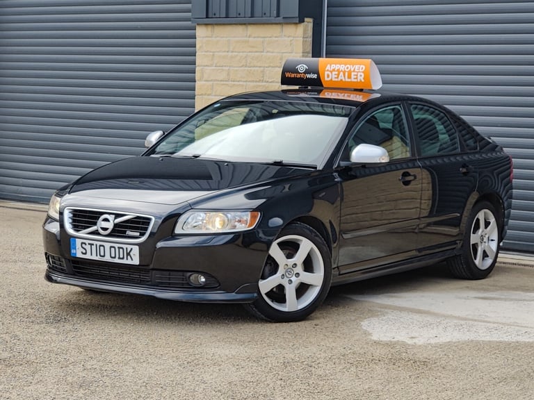 VOLVO S40; 1.6 DIESEL; 115BHP; R DESIGN D2; 4 DR; MANUAL; BLACK; 62 MPG; £35 TAX
