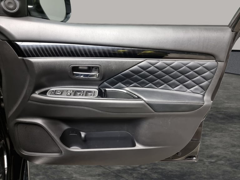 2021 Mitsubishi Outlander 2.4h TwinMotor 13.8kWh Exceed Safety SUV 5dr Petrol Plug-in Hybrid CVT ...