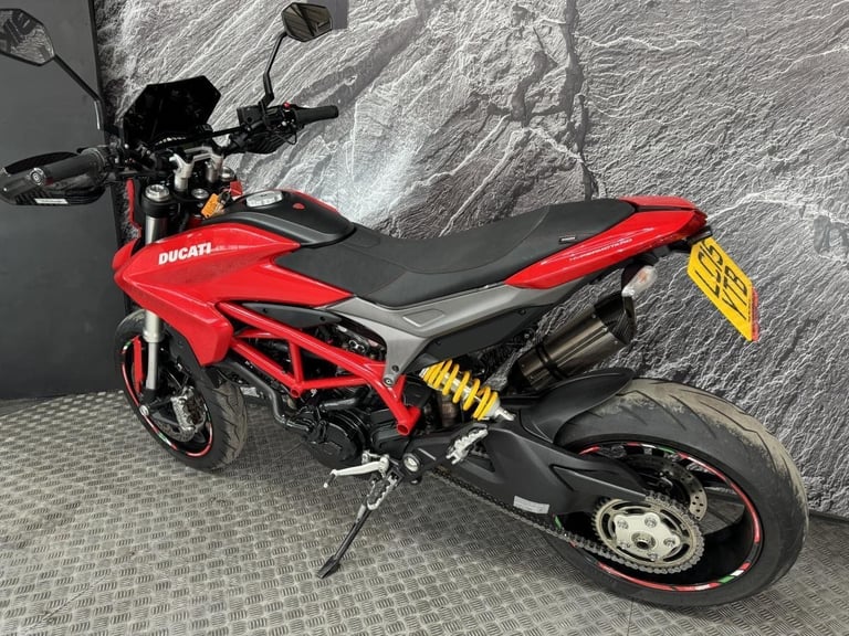 DUCATI HYPERMOTARD 821 2015