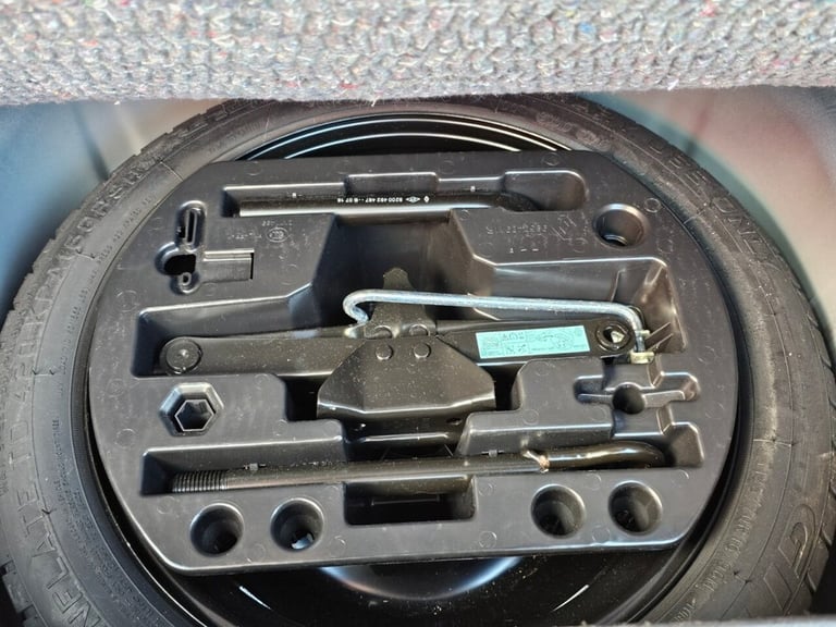 2018 Renault Captur 1.5 dCi ENERGY Iconic SUV 5dr Diesel Manual Euro 6 (s/s) (90 ps) HATCHBACK Di...