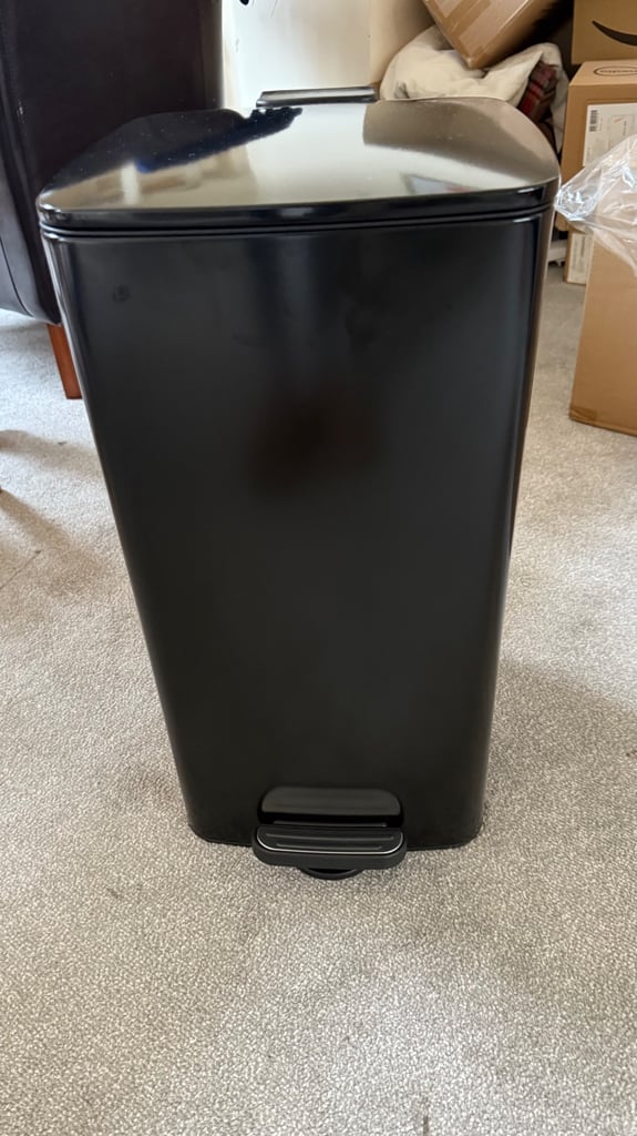 image for 2 brand new kitchen bins (30L)