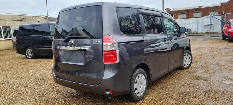 TOYOTA NOAH WELCAB WITH DISABILITY / DISABLED ACCESS SEAT