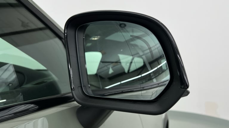 2025 Volvo XC40 Ultra, B4 Mild hybrid, Petrol, Dark Estate Petrol Automatic