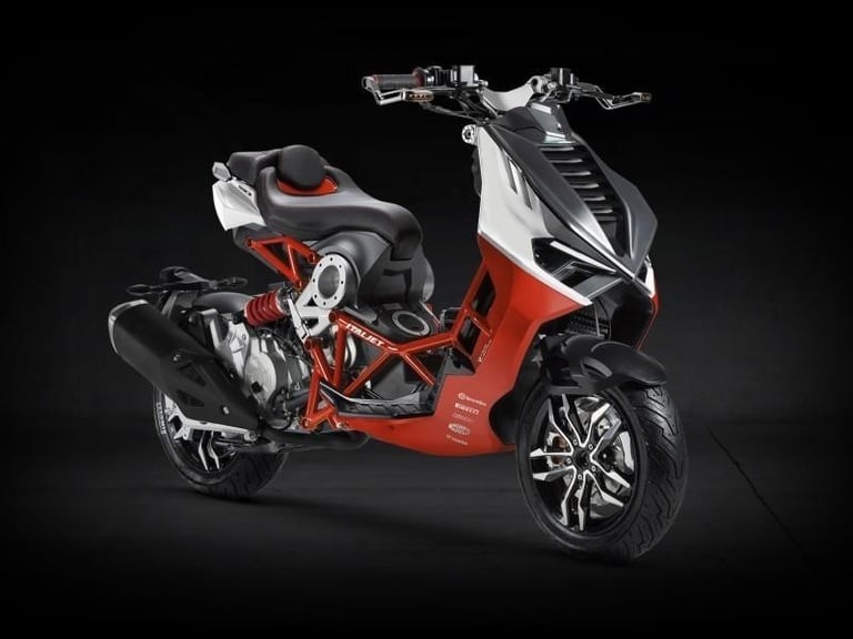 ItalJet Dragster 200cc Naked Sports Automatic Scooter Was £5299 Now £3699
