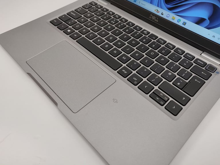 Dell Latitude i5 1135G7 8GB RAM 256GB SSD Windows 11 Pro 13.3-inch Laptop 11th Gen 1080P FHD 5320