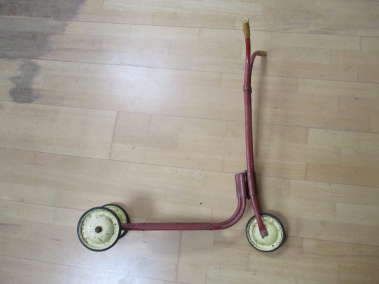 VINTAGE 1950's TRIANG CHILDRENS SCOOTER - COLLECTION ONLY