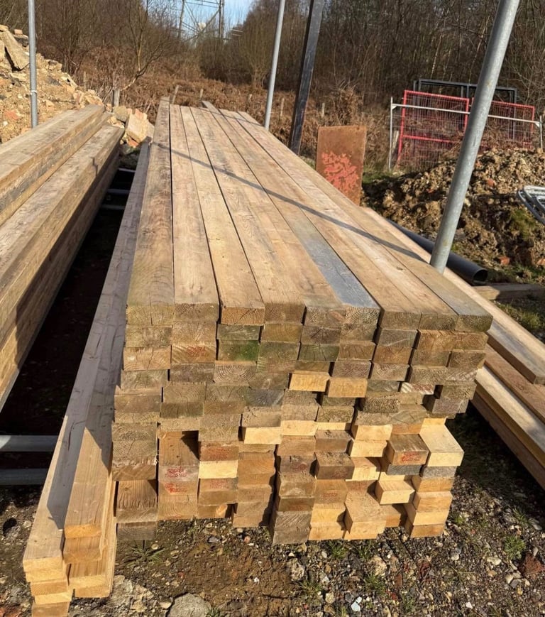 New - 4x2 timber 4.8m long 
