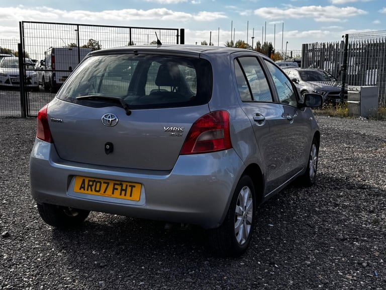  Toyota Yaris 1.3 VVT-i Zinc Hatchback 5dr Petrol Manual (141 g/km, 85 bhp) Petrol Manual