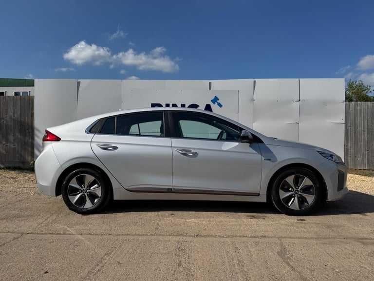 2018 Hyundai IONIQ 28kWh Premium SE Hatchback 5dr Electric Auto (120 ps) HATCHBACK Electric Autom...