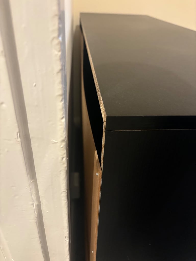 6 drawer dresser and 2 bedside tables 