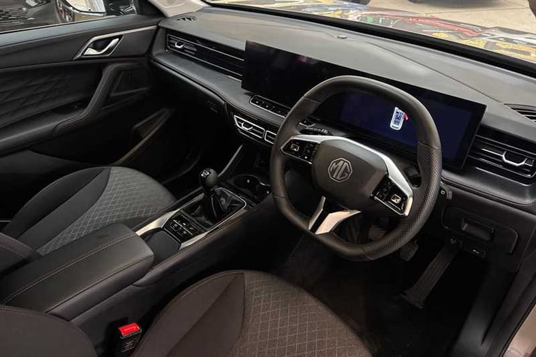 2024 MG MG HS 1.5 T-GDI SE 5dr ESTATE PETROL Manual