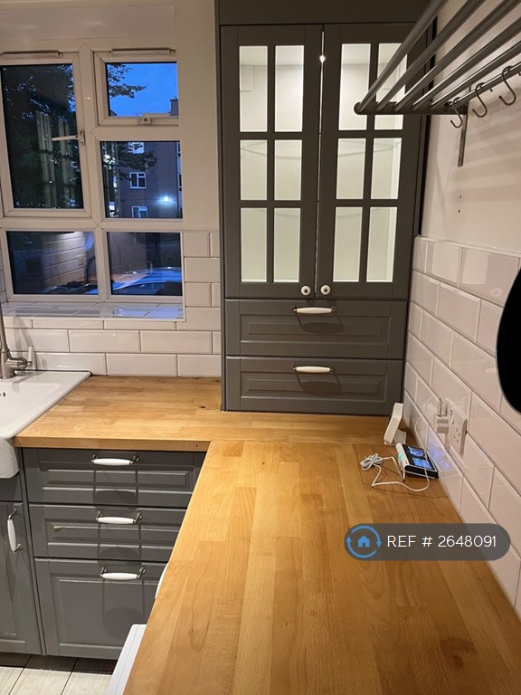2 bedroom flat in Hartswood House, London, SW2 (2 bed) (#2648091)