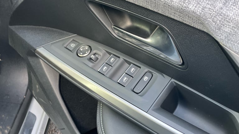 2025 Peugeot 3008 73kWh GT SUV 5dr Electric Auto (210 ps) SUV Electric Automatic