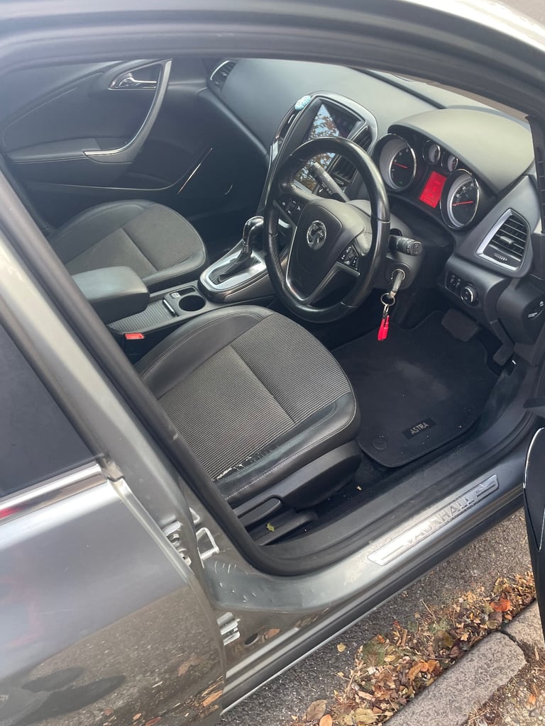 Vauxhall, ASTRA, Estate, 2011, Other, 1598 (cc), 5 doors