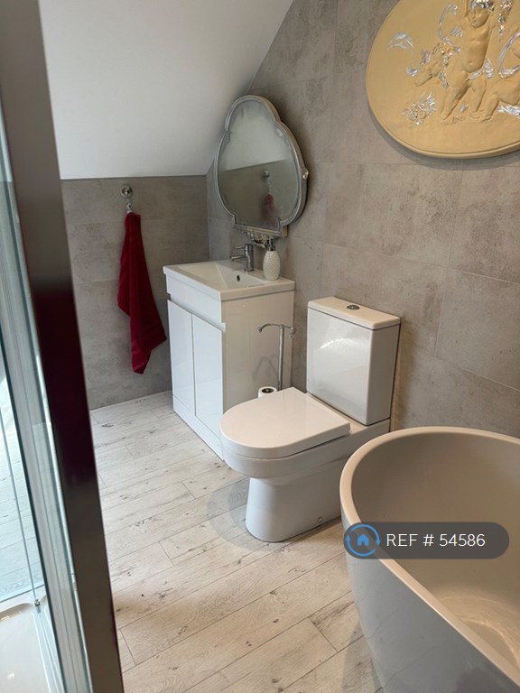 Studio flat in Pickwell Lane, Rh17 5Rh, RH17 (#54586)