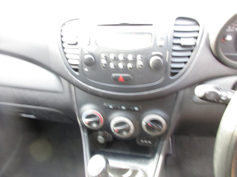 2011 (61) HYUNDAI  i10 , 1.2 ACTIVE , £20 YEAR TAX , ULEZ &amp; CAZ EXEMPT