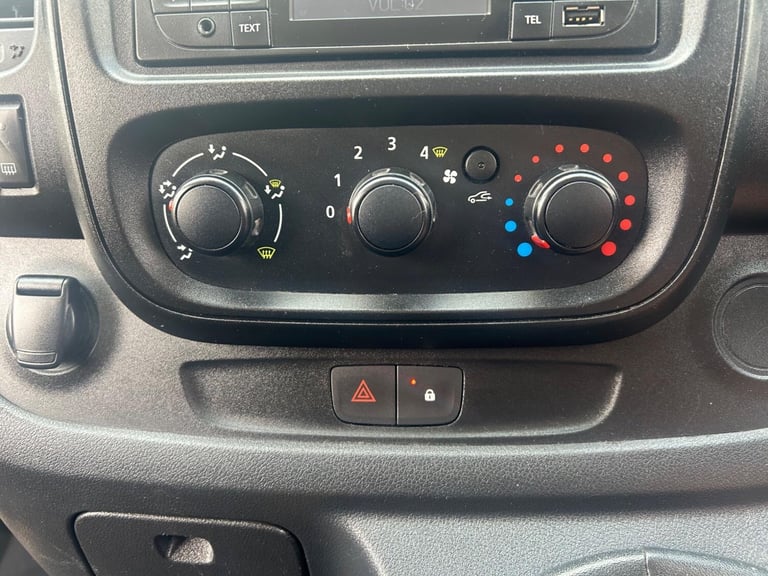 2019 Renault Trafic 1.6 dCi 29 Business LWB Standard Roof Euro 6 5dr PANEL VAN Diesel Manual