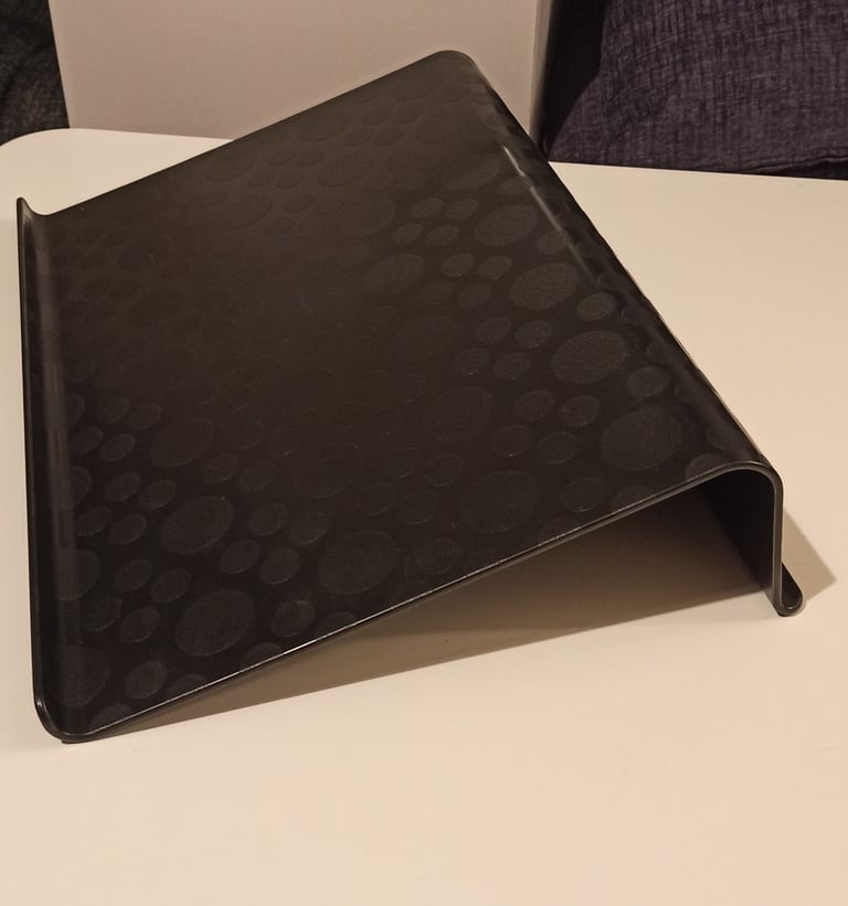Laptop stand