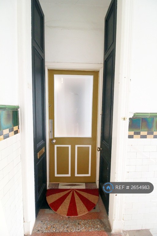 2 bedroom flat in Golfhill Drive, Glasgow, G31 (2 bed) (#2654983)