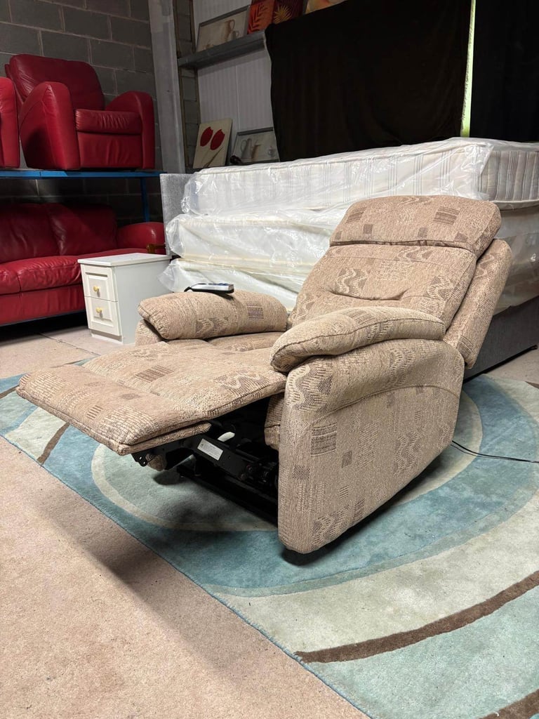 ELECTRIC RISE and RECLINER BEIGE FABRIC CHAIR excellent condition 
