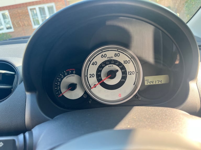 Mazda 2 Tamara 2010