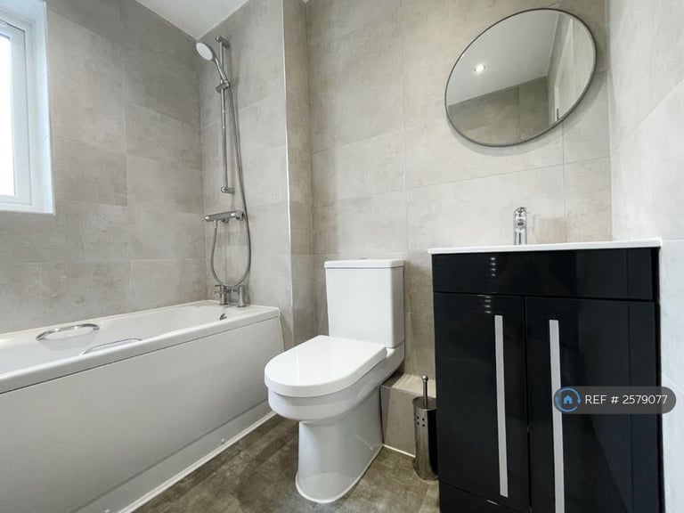3 bedroom house in Rillington Gardens, Milton Keynes, MK4 (3 bed) (#2579077)