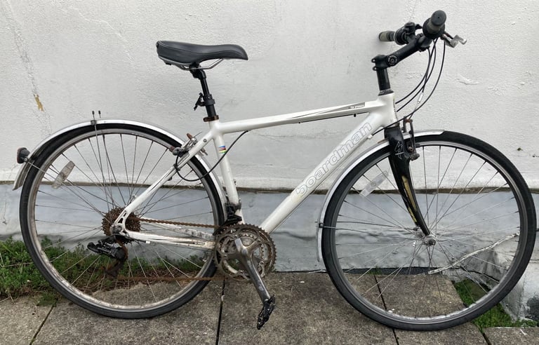 image for BOARDMAN 'CB PRO' men's bike, includes Halfords tire pump. Used (FOR PROJECT ONLY)