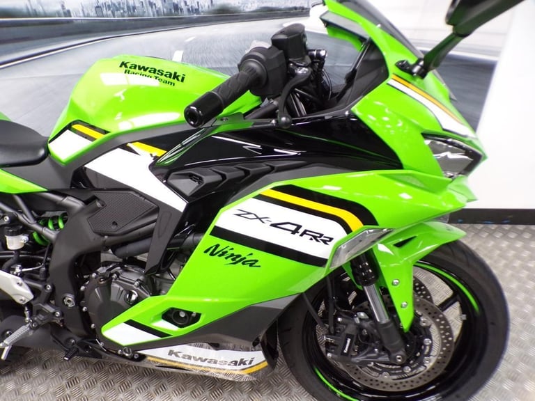 2025 KAWASAKI ZX4-RR PERFORMANCE LOW MILEAGE